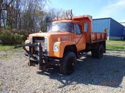 1977 IHC Loadstar 1700 4x4 Dump Truck - 01